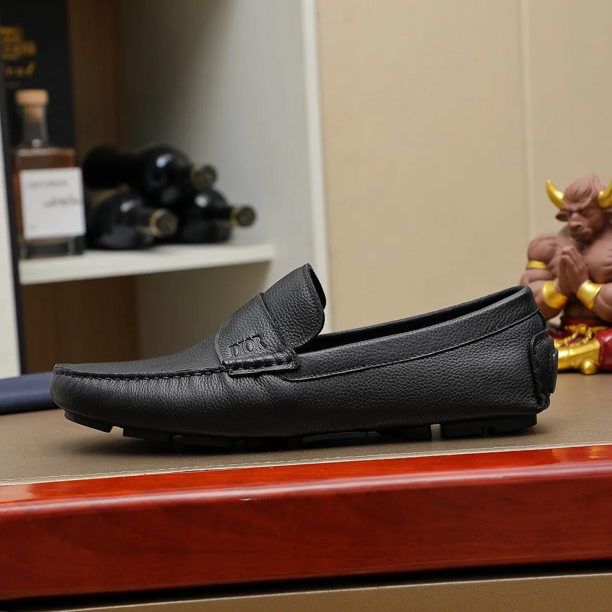 Men's shoes 💰380 🕷️🕷️[Dior] Dior's new casual men's shoes are launched in Hong Kong counters. Official website 1:1 production. Italian original first-layer cowhide + 🐷 leather lining. Designed by European and American masters. Perfect shape to create counter quality, solid color rubber wear-resistant outsole and classic dazzling toe! Super versatile and very comfortable. High-end without losing taste, fashionable and novel! ! Absolute focus! Colors available! Code number 38-44 (45.46 customized)